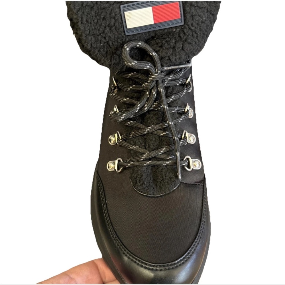 Tommy Hilfiger TWevelina womens Black Ankle Boots leather/nylon/sherpa lined 9M - Picture 7 of 8